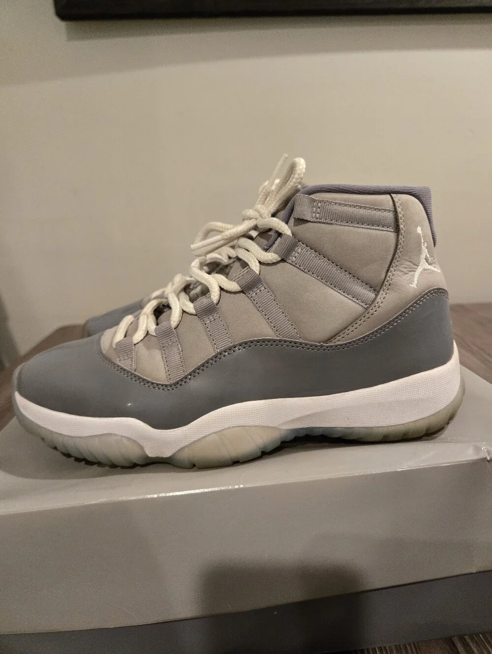 USED Nike Air Jordan 11 Retro Cool Grey Size 9